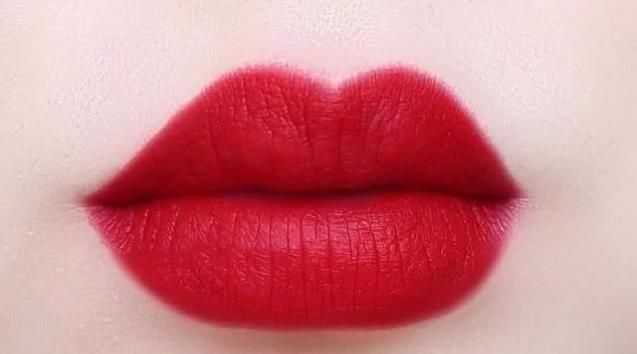 大牌口红不拔干显白试色推荐种草,显白必备的几支口红撑气场都靠它