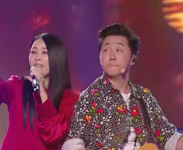 邓紫棋踢馆中国好声音六首歌,好声音邓紫棋被评委淘汰