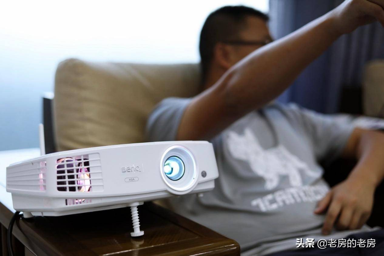 电视投影仪激光电视怎么选,选激光电视还是投影仪