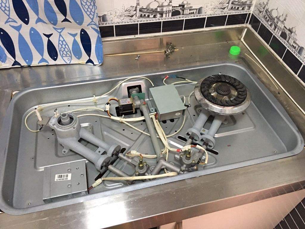 燃气表显示数字燃气灶打不着火,燃气灶供气正常但打不着火的原因