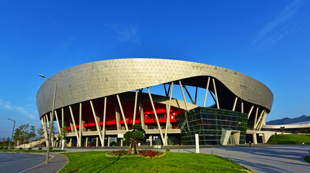 全域旅游星空屋顶“砚生水墨”.来肇庆新区体育中心领略现代美学