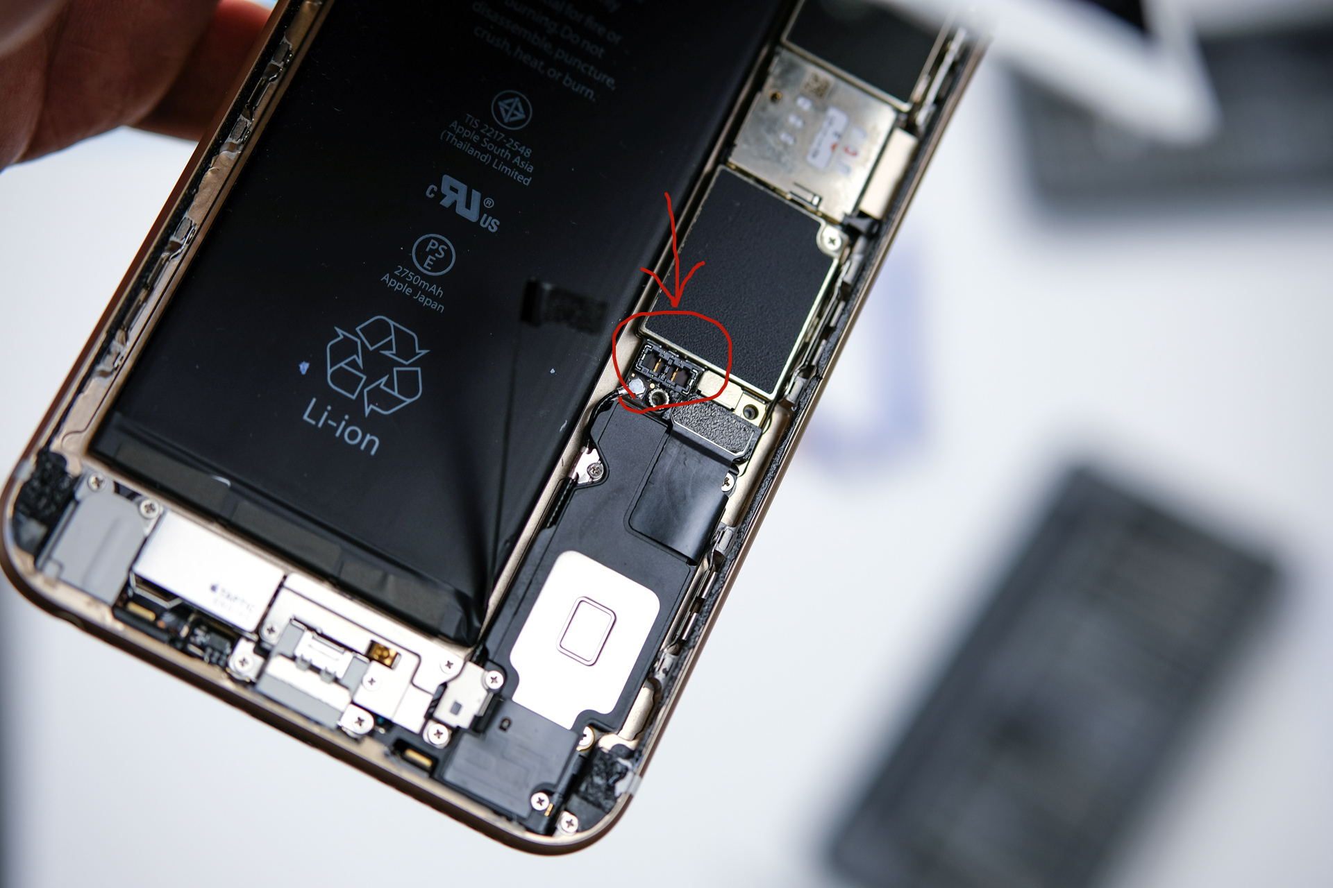 苹果6splus更换电池视频,iphone6splus更换电池视频教程