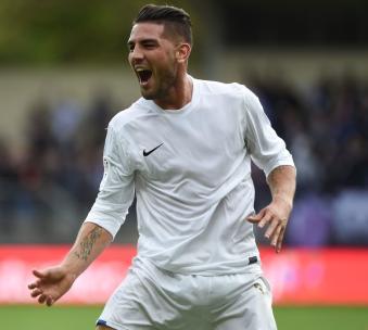 足球场上的脏东西,足球场上0号球衣