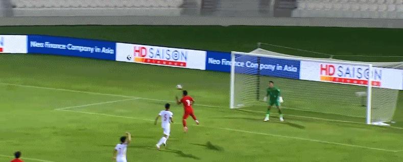 国足2球领先被追平,国足2-1逆转泰国武磊过人