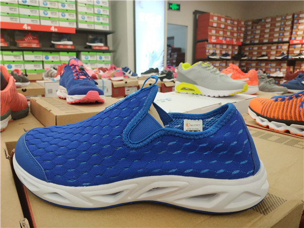 晋江鞋都安踏,福建晋江李宁安踏运动鞋