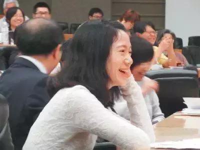 二十八岁翁帆为什么嫁给杨振宁,28岁翁帆嫁给82岁杨振宁值得吗