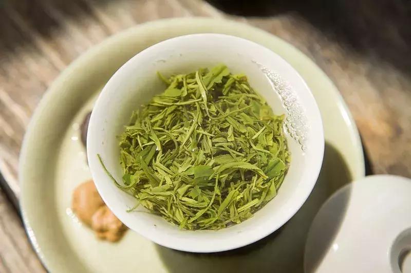 买茶要不要问这是不是新茶,去买茶的时候如何辨别新茶好茶