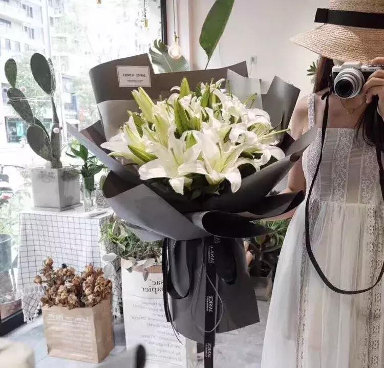 母亲节康乃馨一般送多少朵,母亲节送妈妈一束康乃馨