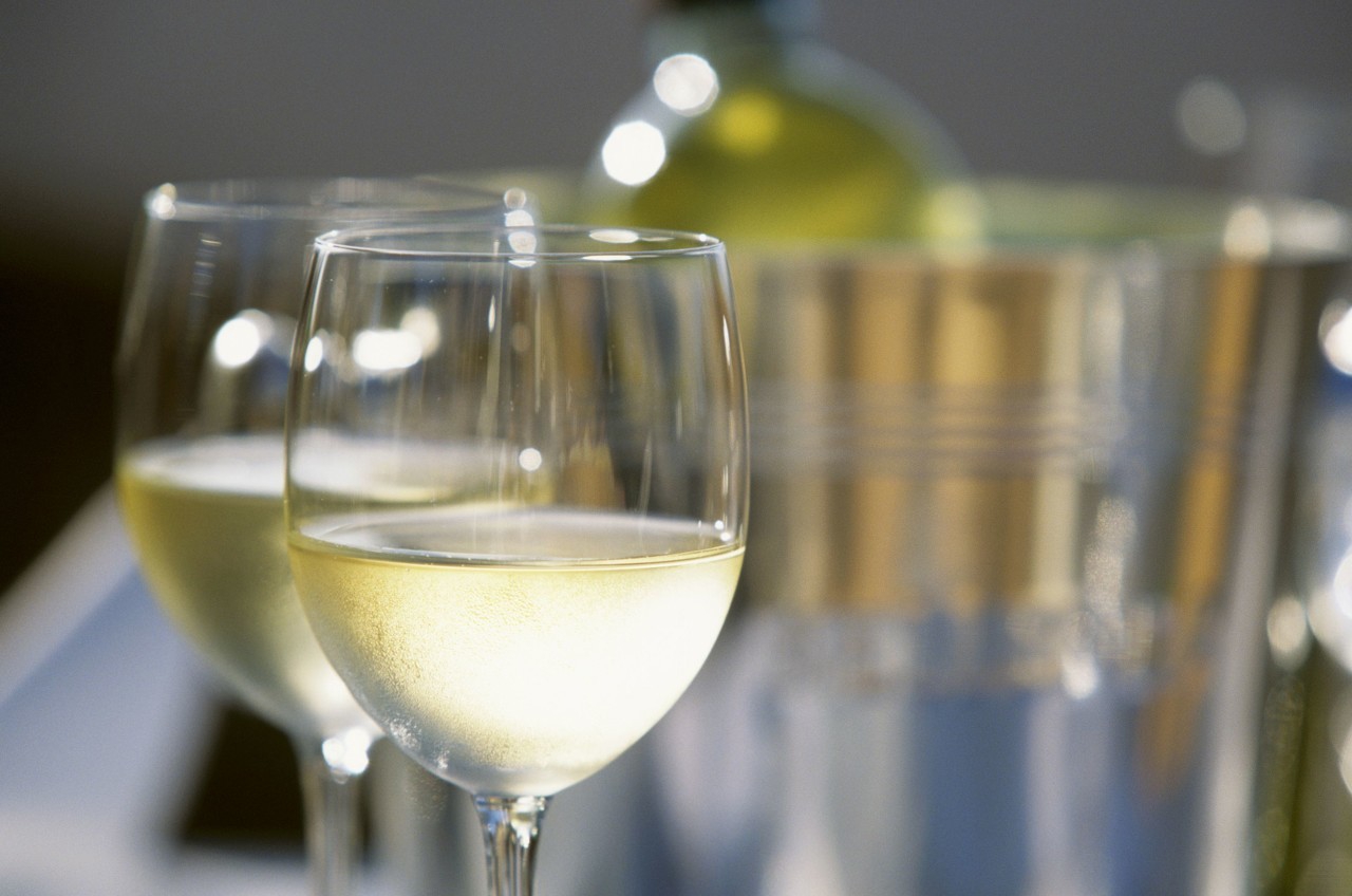 为什么喝葡萄酒之前要醒酒,喝酒之前为什么要先醒酒呢