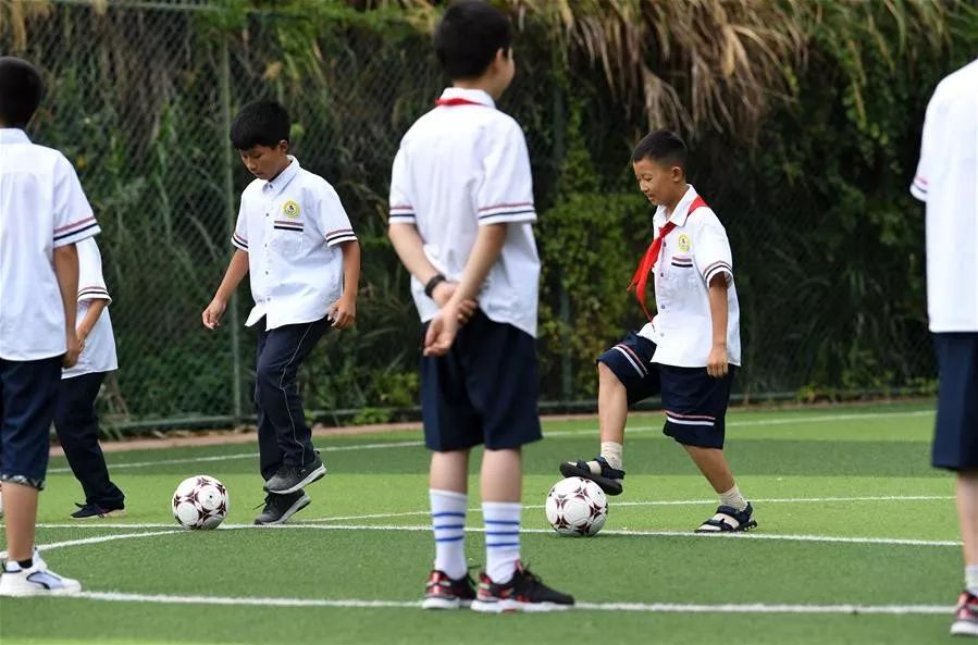 还记得曾经让你泪流满面的照片吗,还记得那个让你刻骨铭心的女孩吗