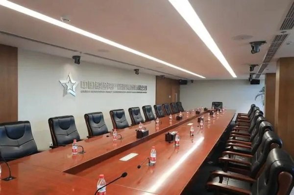 一个新巨头和四万家“融通”