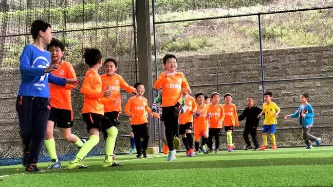 青训足球寒假班报名,太阳青训足球俱乐部