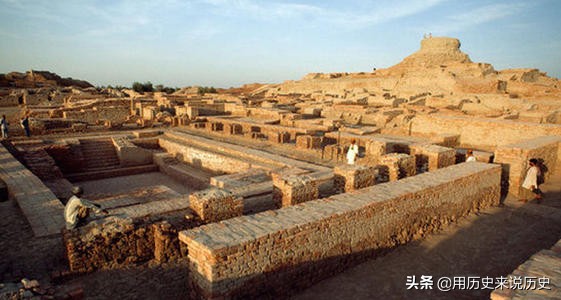 经历过百战黄沙的楼兰，怎么突然消失了？楼兰人又去了哪里？