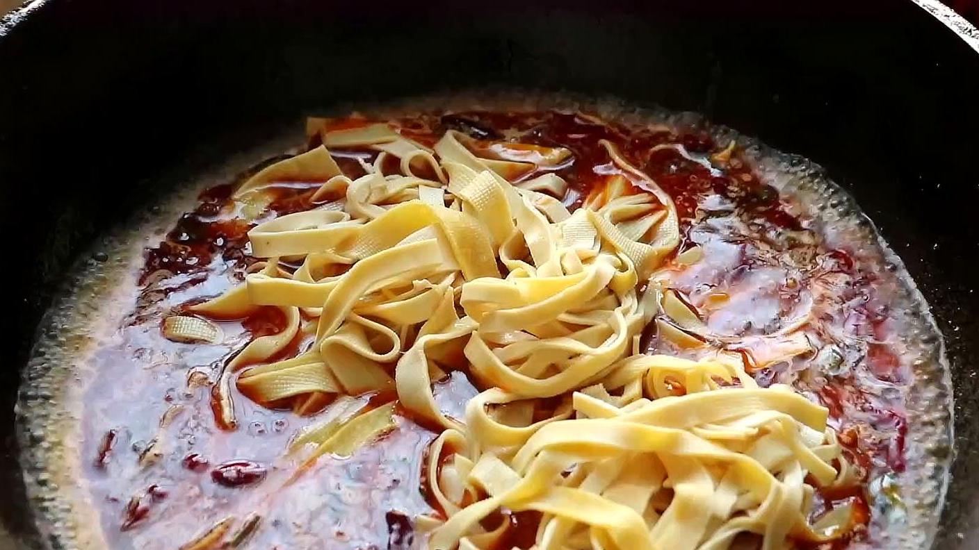 午饭减脂豆腐皮炒面,豆腐皮金针菇减脂餐午饭
