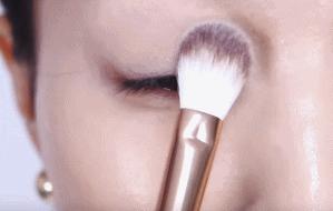 化眼妆初学者淡妆单眼皮,单眼皮小眼化大眼妆教程