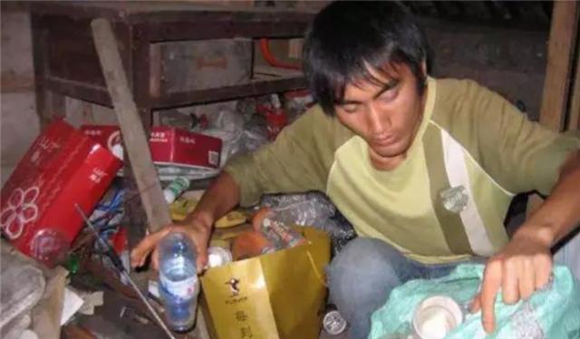 背着母亲上学的刘秀祥现状,捡破烂考上大学的刘秀祥现状