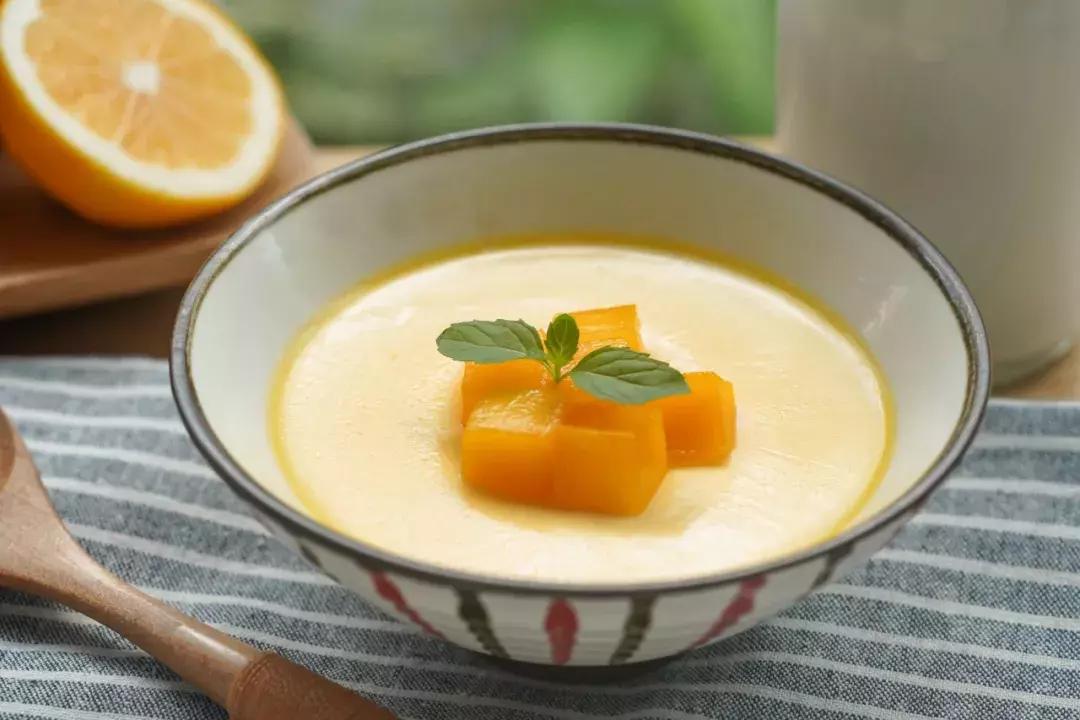 只用纯鸡蛋做出美味的鸡蛋布丁,鸡蛋牛奶布丁做法小视频
