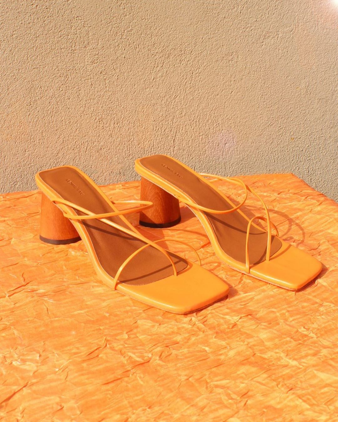 夏天选这几款凉鞋好穿还好潮,今夏穿什么凉鞋显大腿长