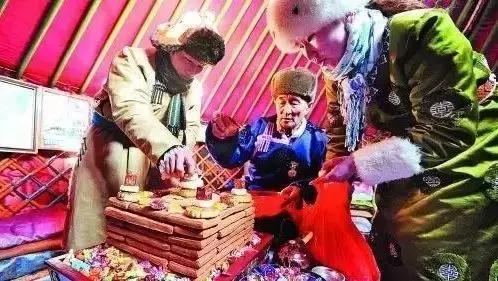 彝族纳西族蒙古族各是什么传统节日,回族藏族壮族蒙古族各是什么节