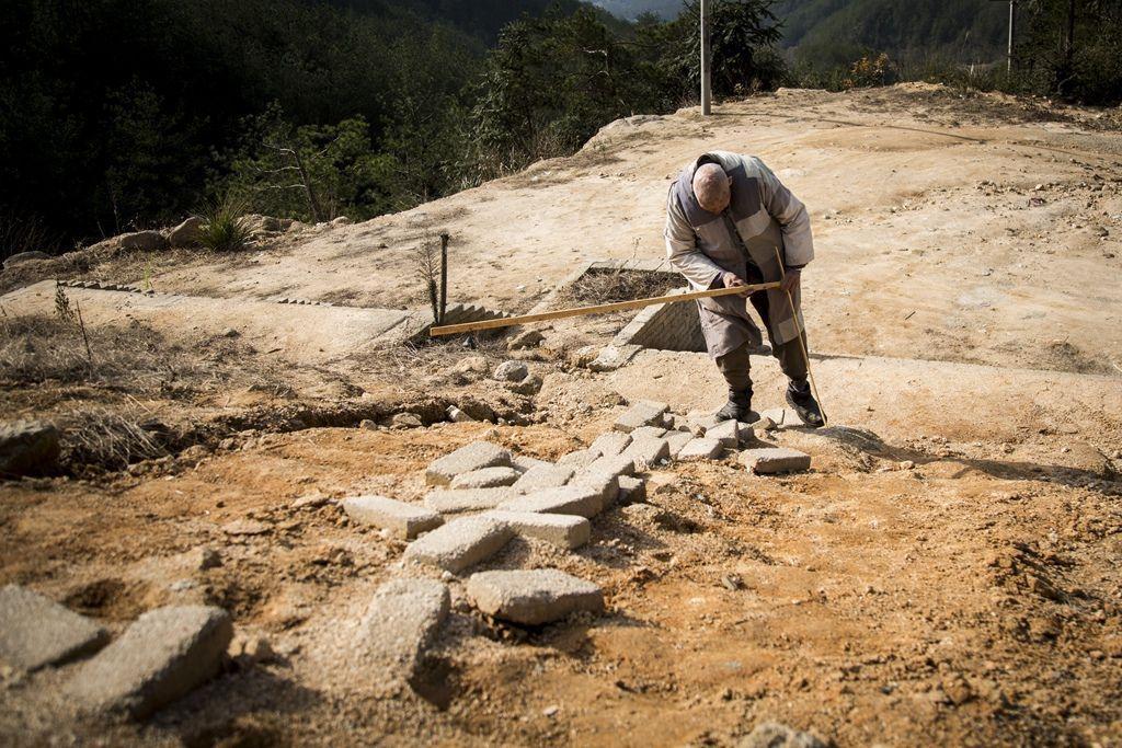 寺庙僧人得了重病怎么办,僧人生病了没钱怎么看病