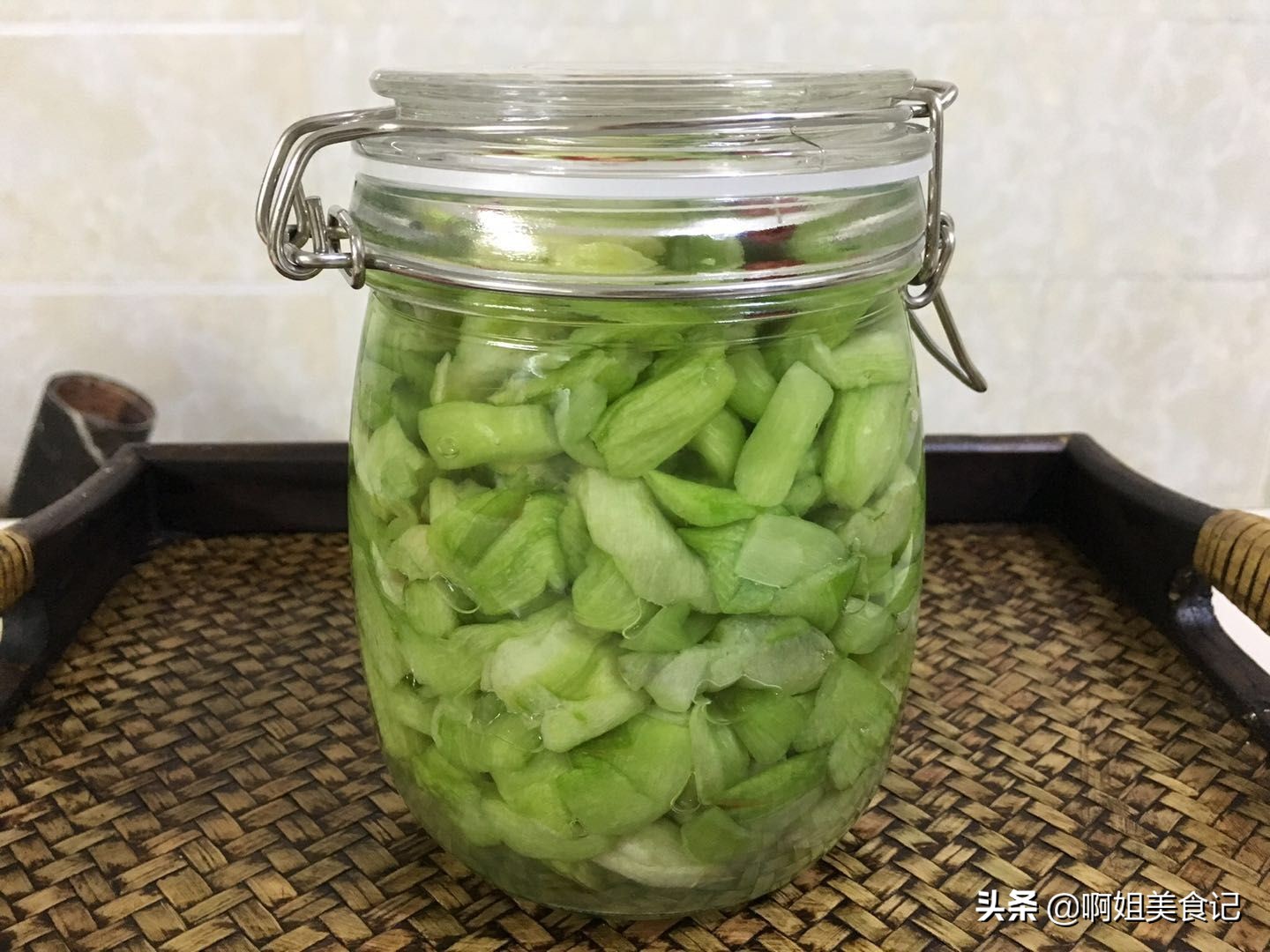 七月,我家早餐天天吃它,酸辣开胃,做一罐吃半年