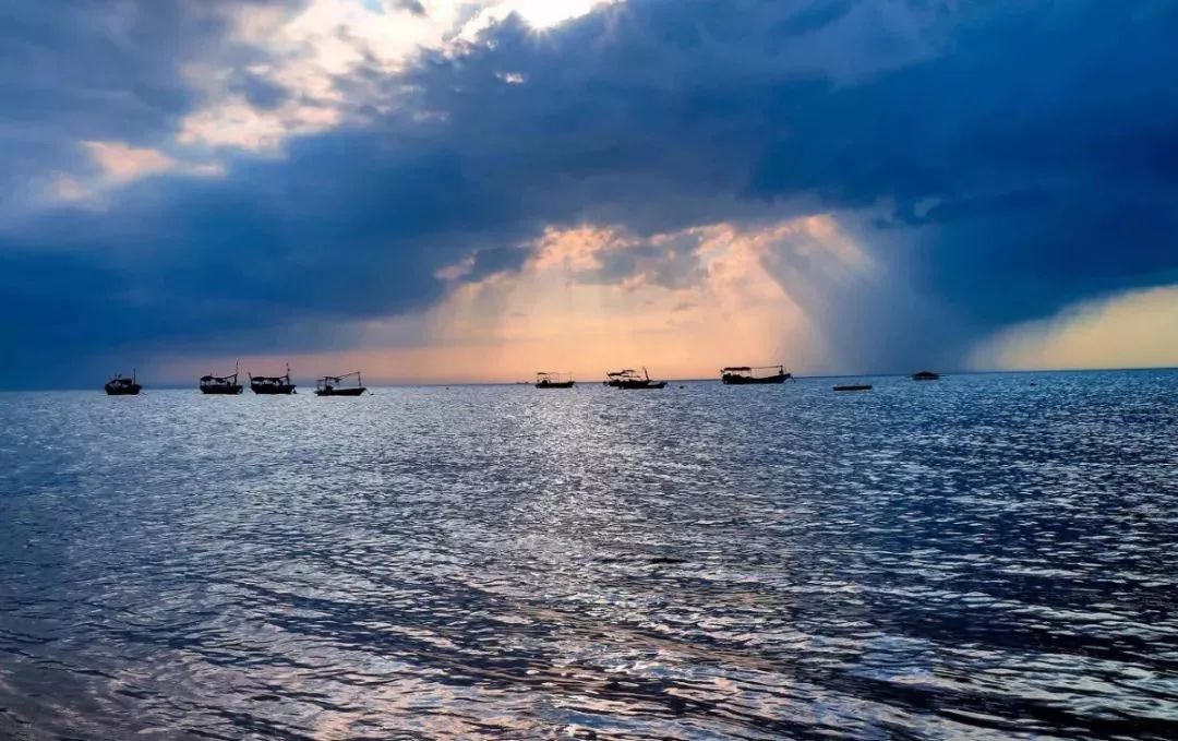 距海南20km有片处女地，比台湾风情比三亚便宜，路过都错过了