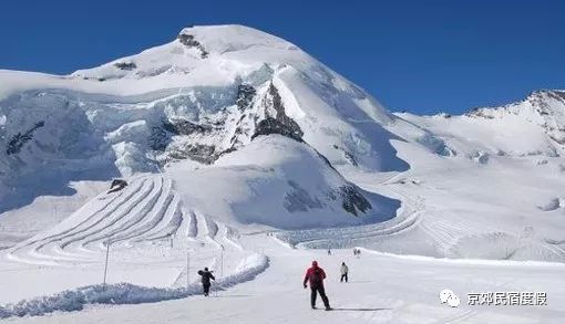 丝绸之路滑雪场民宿推荐,滑雪温泉民宿推荐