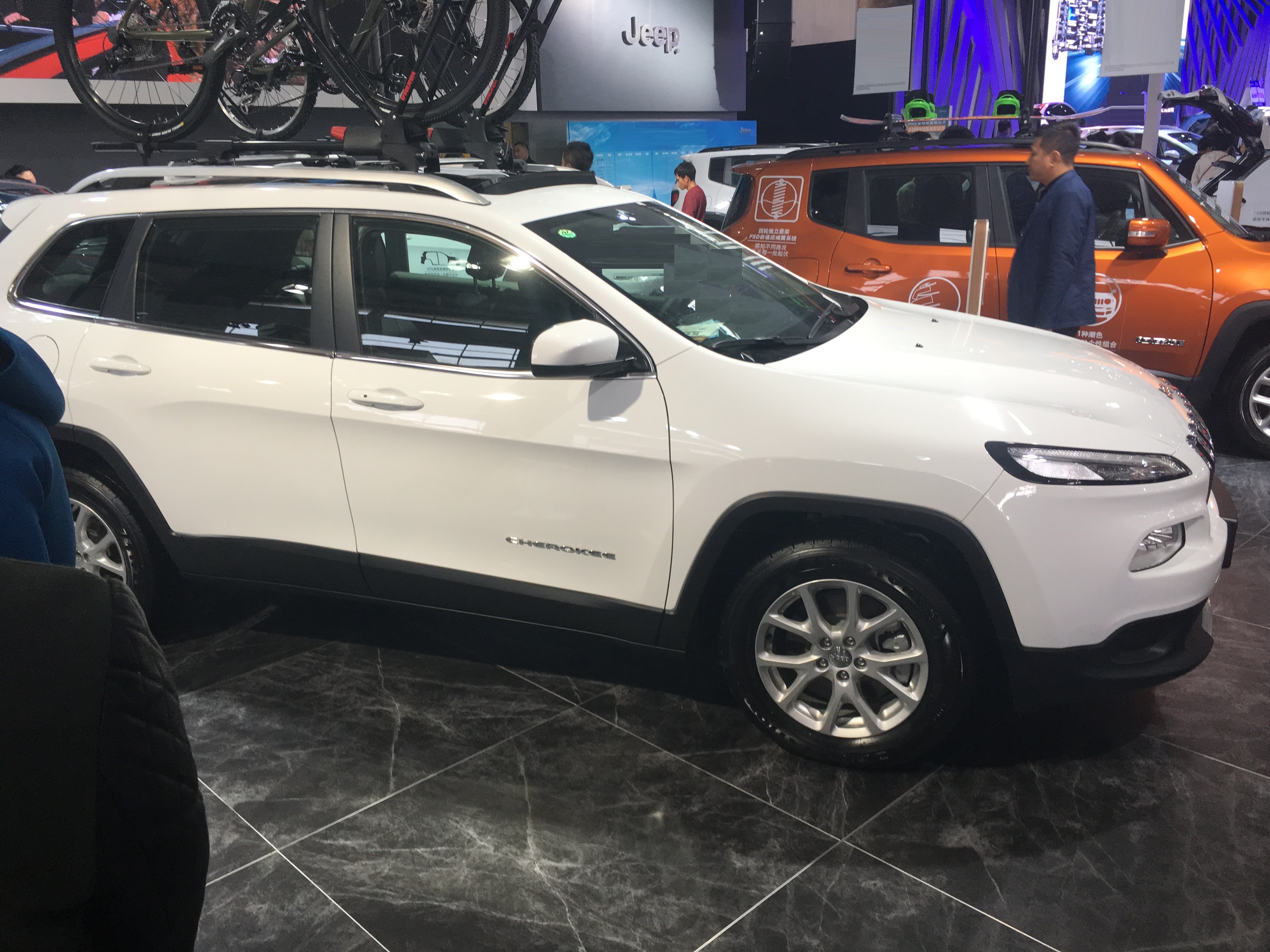 20万合资suv四驱越野对比评测,四驱纯电动suv越野