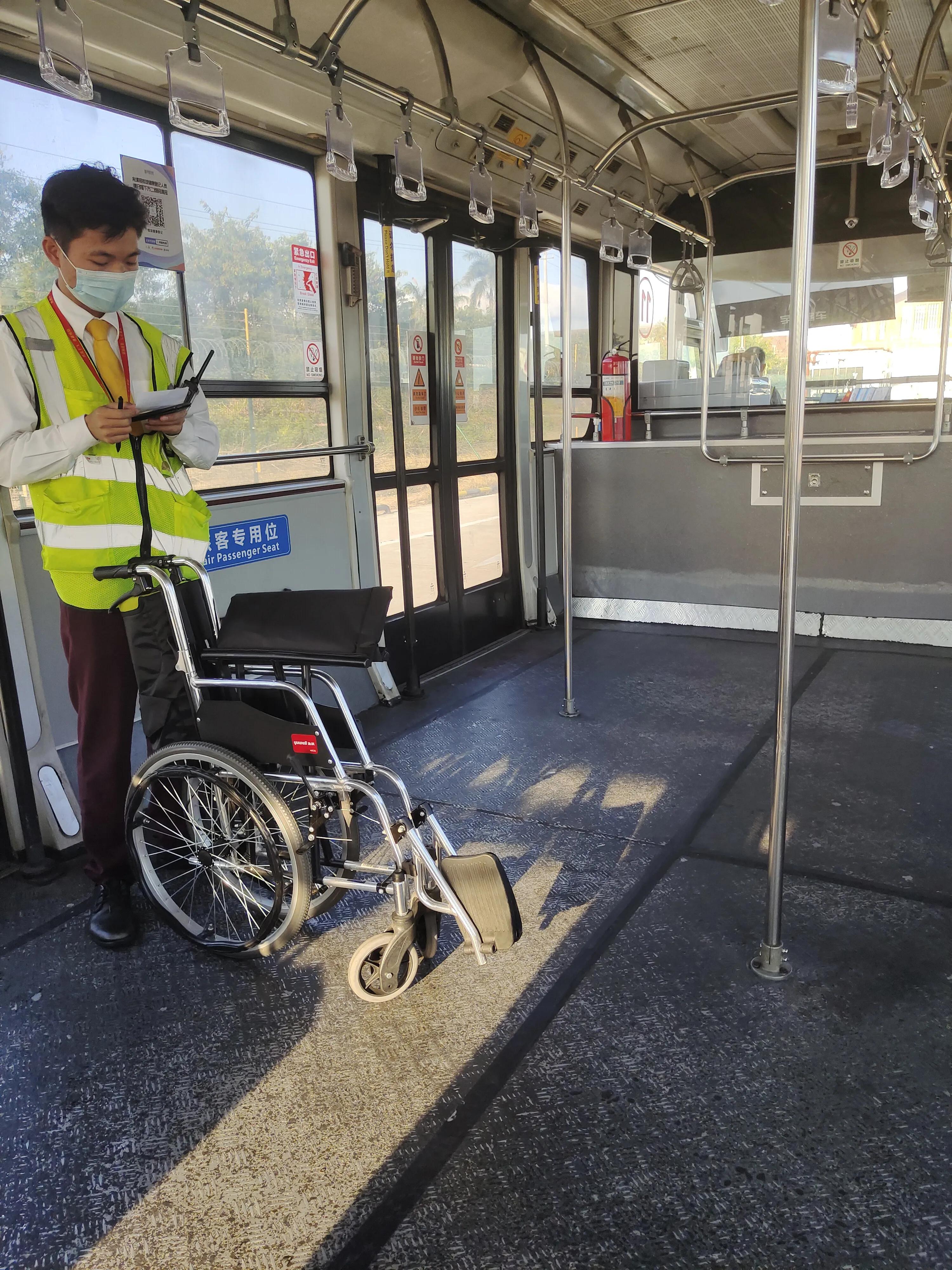 残疾人坐飞机详细教程,残疾人自带轮椅如何乘飞机