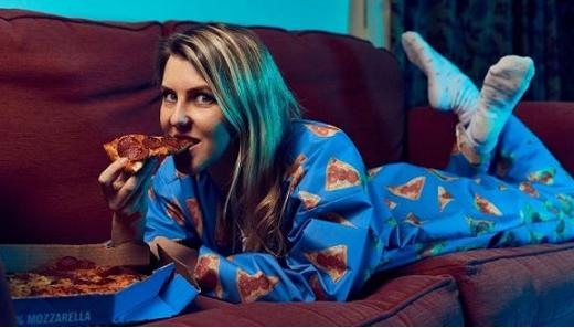 颗粒掉进沙发怎么清理,沙发掉粉末怎么处理