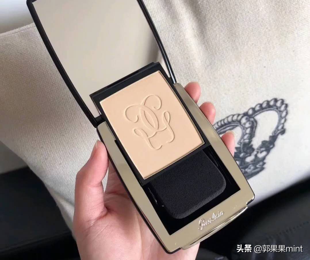 夏天适合裸妆的控油粉饼,夏季美白粉饼控油不脱妆