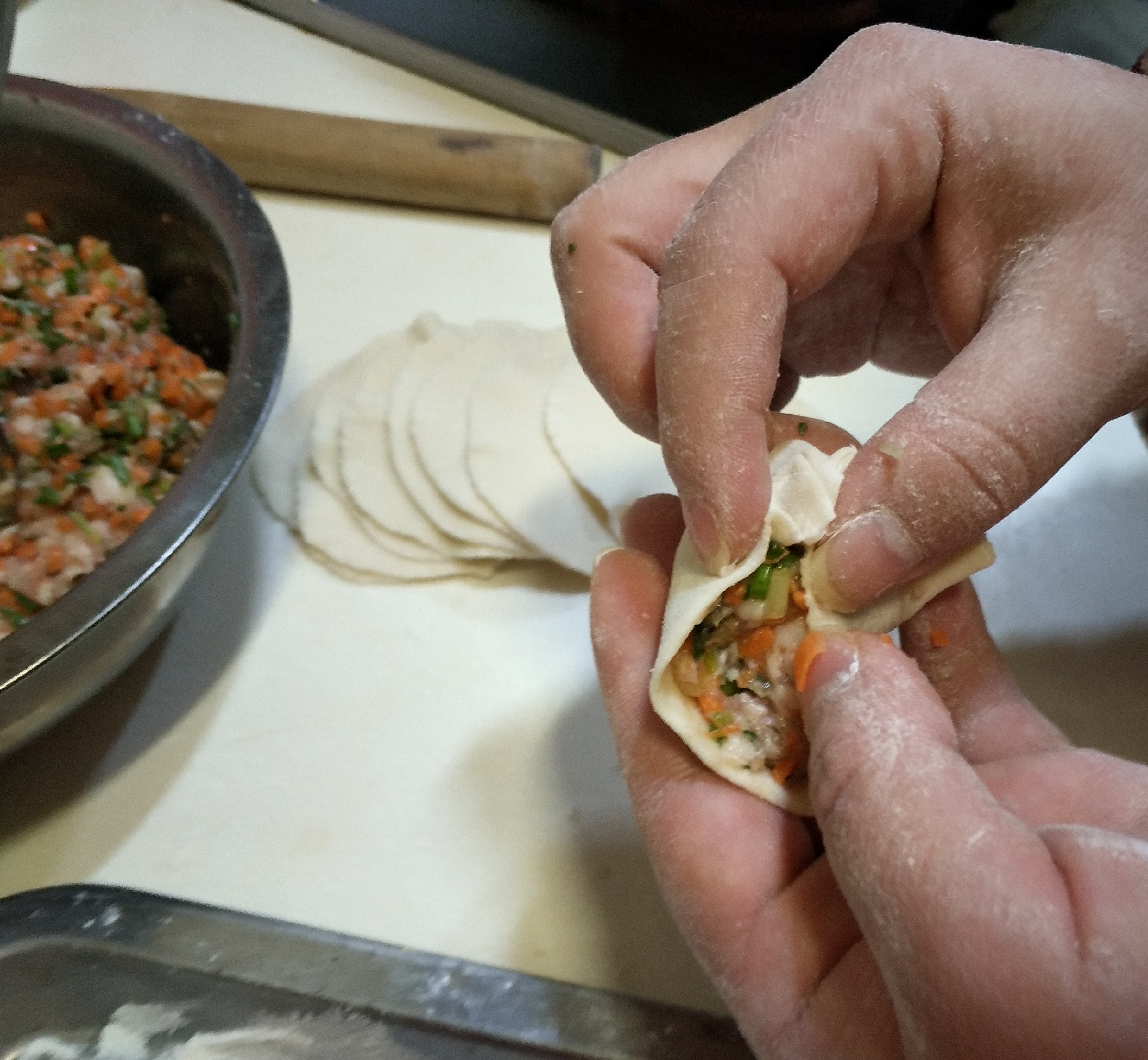 做饺子皮最好的方法,制作饺子皮的小技巧和方法