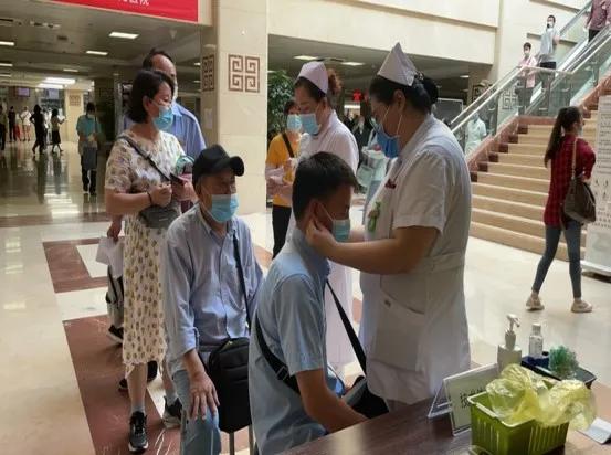 医院开展我为群众办实事义诊活动,我为群众办实事义诊简报