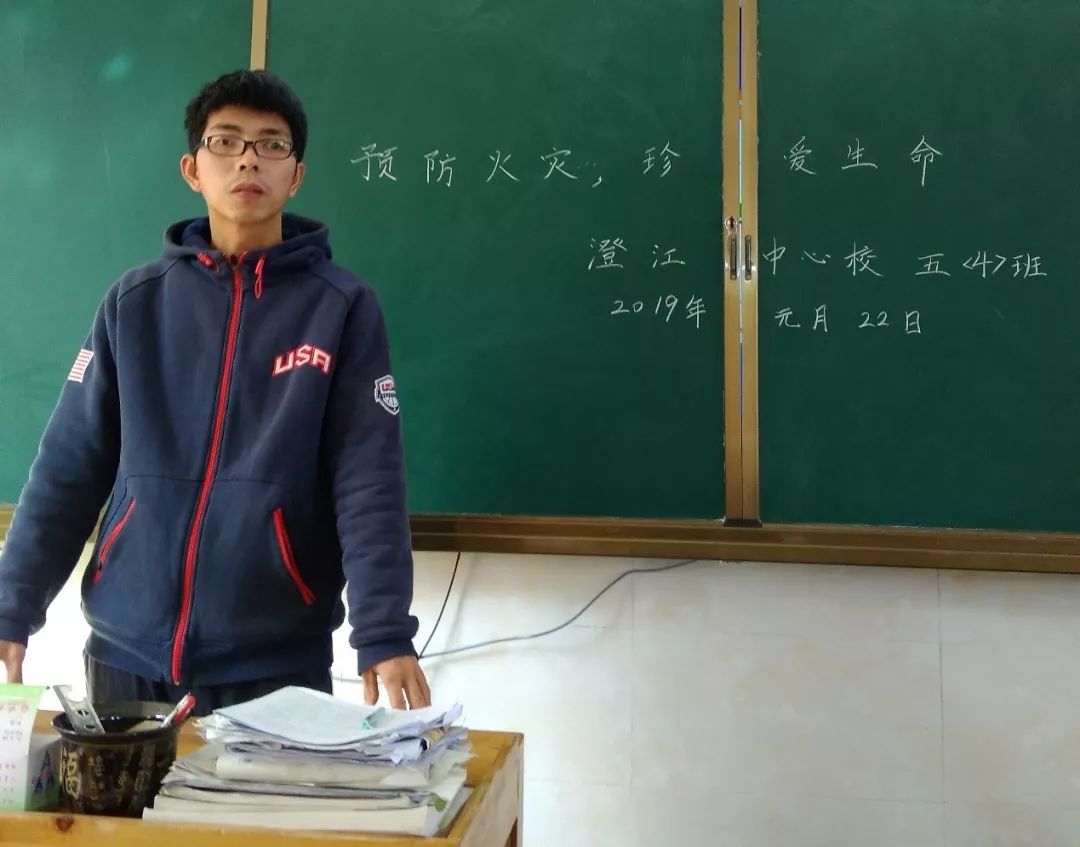 同时期内马尔和梅西,内马尔队和梅西队比赛