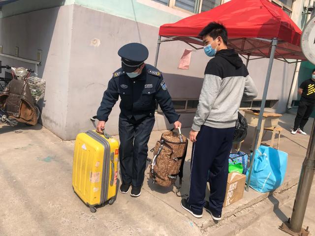 尽心尽力做好你们的“守护神”——太原十九中