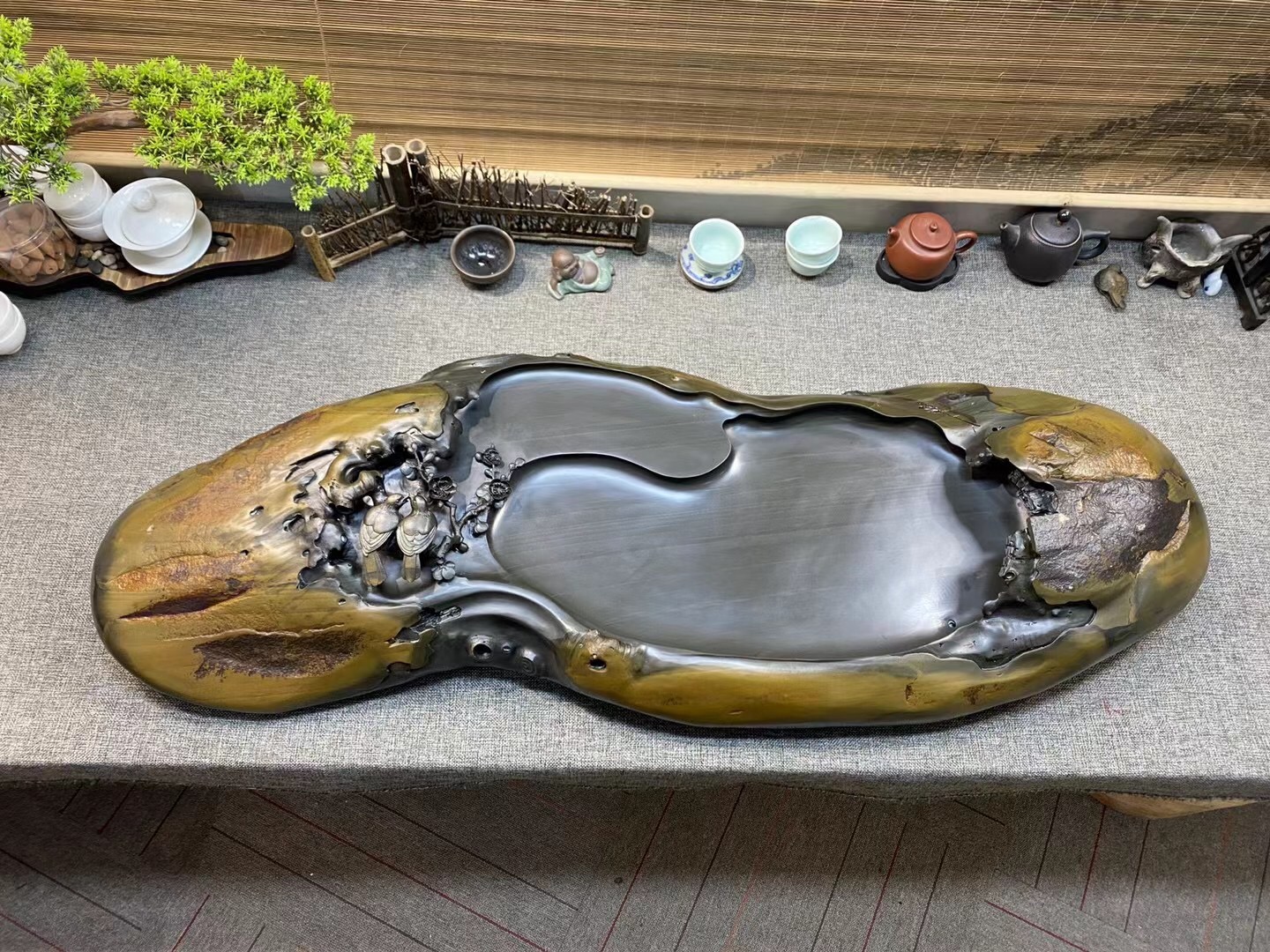 树桩石头雕刻高山流水,把石头雕成蝴蝶