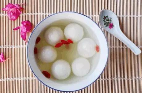 孕妈及宝宝吃汤圆有讲究,元宵节晚上吃汤圆好不好