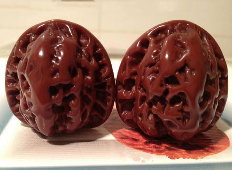 如何把核桃玩得又亮又红,为什么你玩的核桃不亮不红