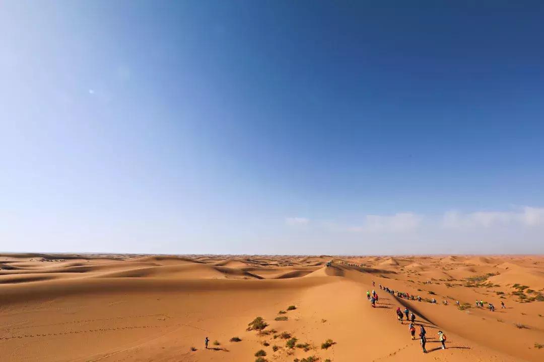 腾格里沙漠放飞自我,腾格里沙漠带来的快乐