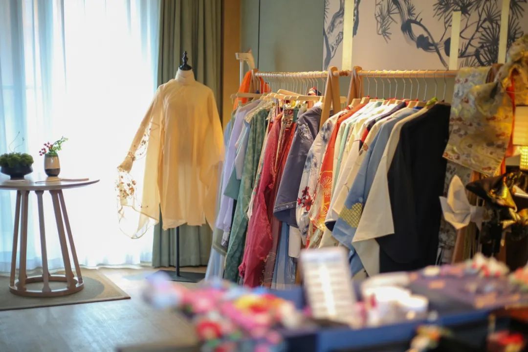 住进风景里温泉酒店,住进风景里旅游度假温泉酒店