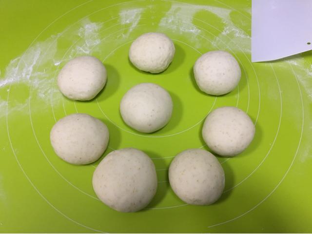 自己蒸的馒头有嚼劲不蓬松,自己蒸的馒头有点粘是怎么回事