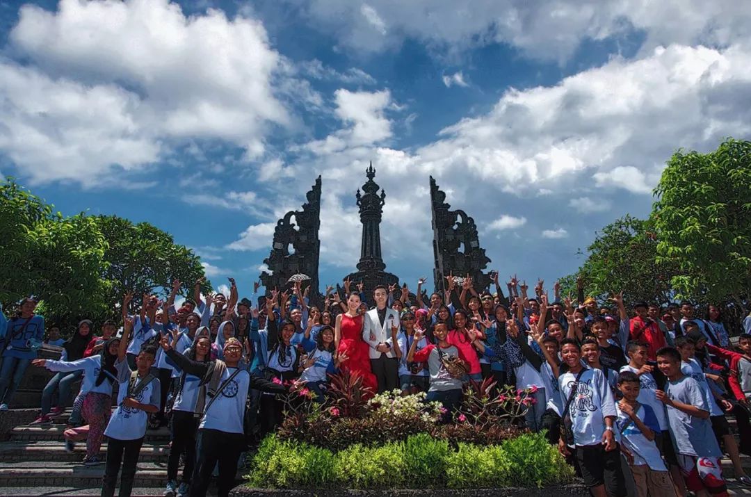 巴厘岛拍婚纱照要带多少钱合适,巴厘岛旅拍婚纱照的超详细攻略