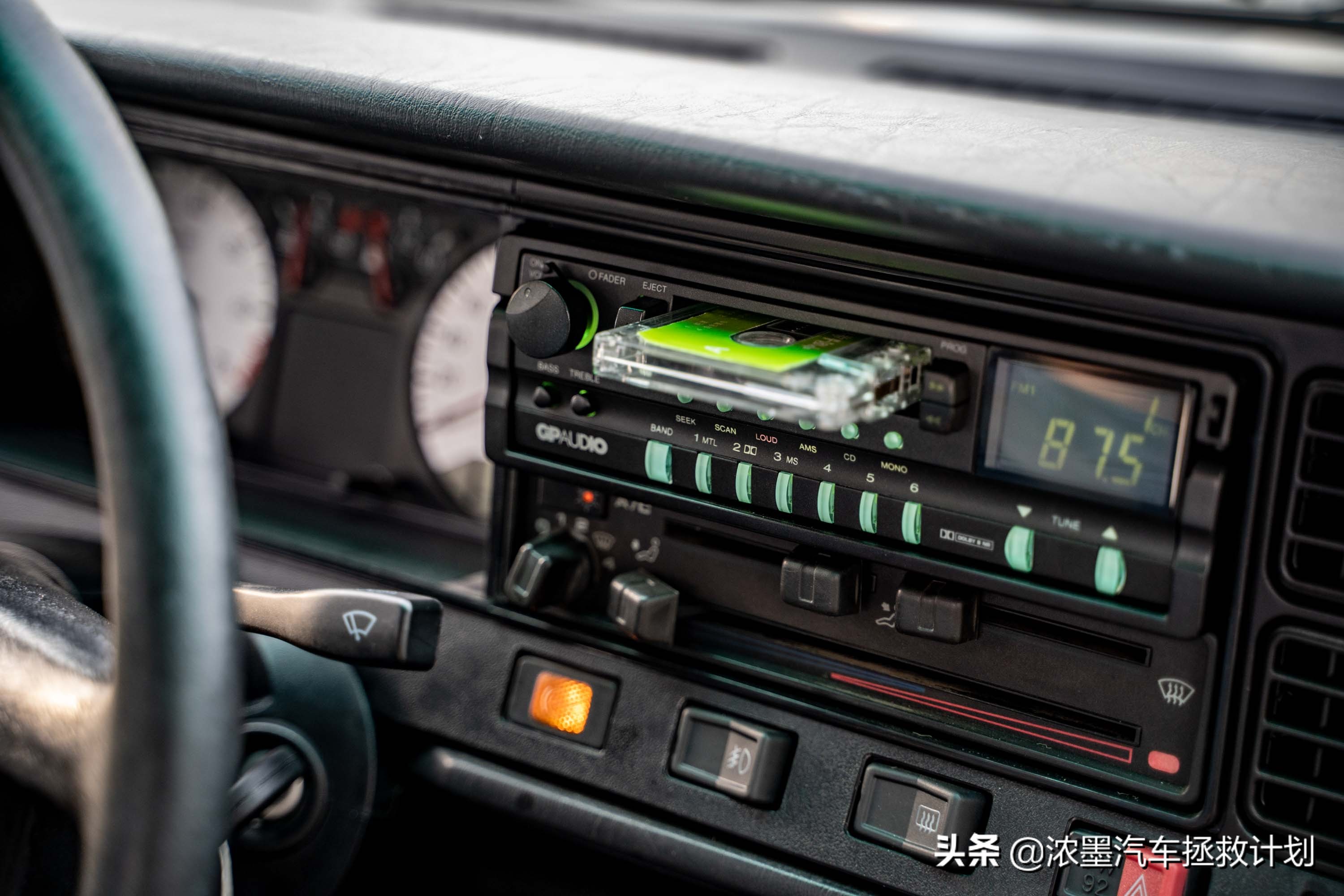 「妙手生花」重建一台战损级桑塔纳，带给它历经千般后的华丽重生