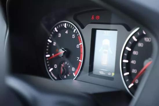 哈弗h62018运动版1.5t驾驶感受,哈弗h6国潮版1.5t冠军版静态体验