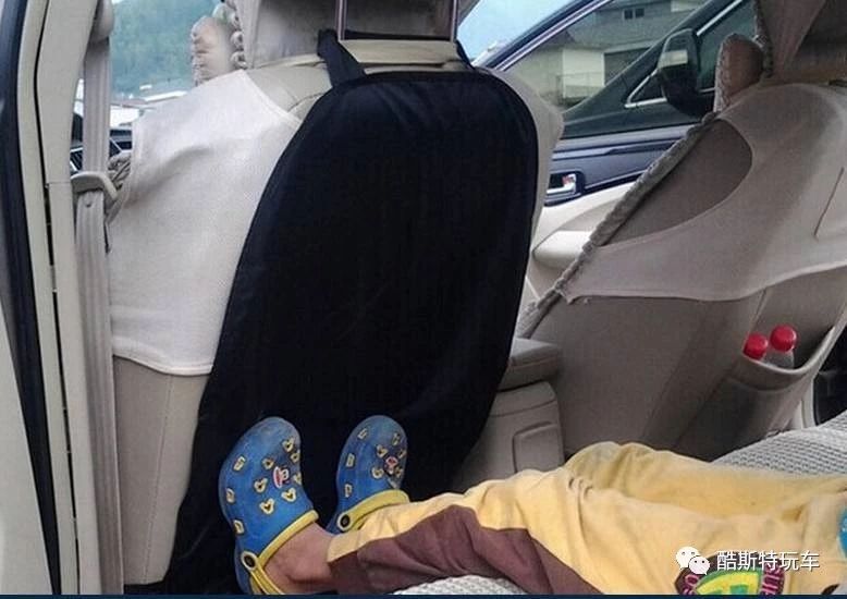 车里被踢得很多痕迹怎么去除,车门被踢脏了怎么擦