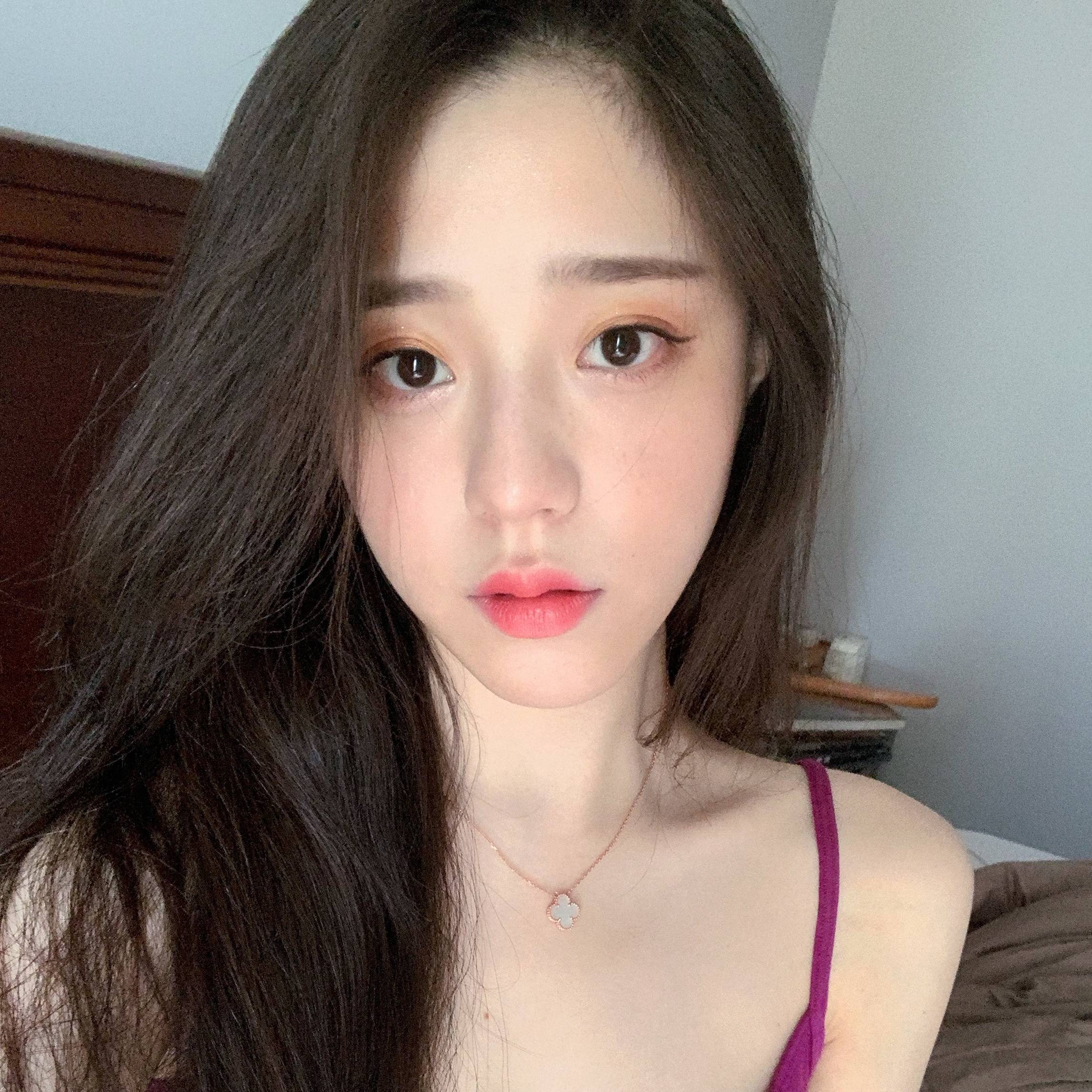 热门粉底液分享，迪奥水润，圣罗兰轻薄不卡粉，NARS抗氧化效果好