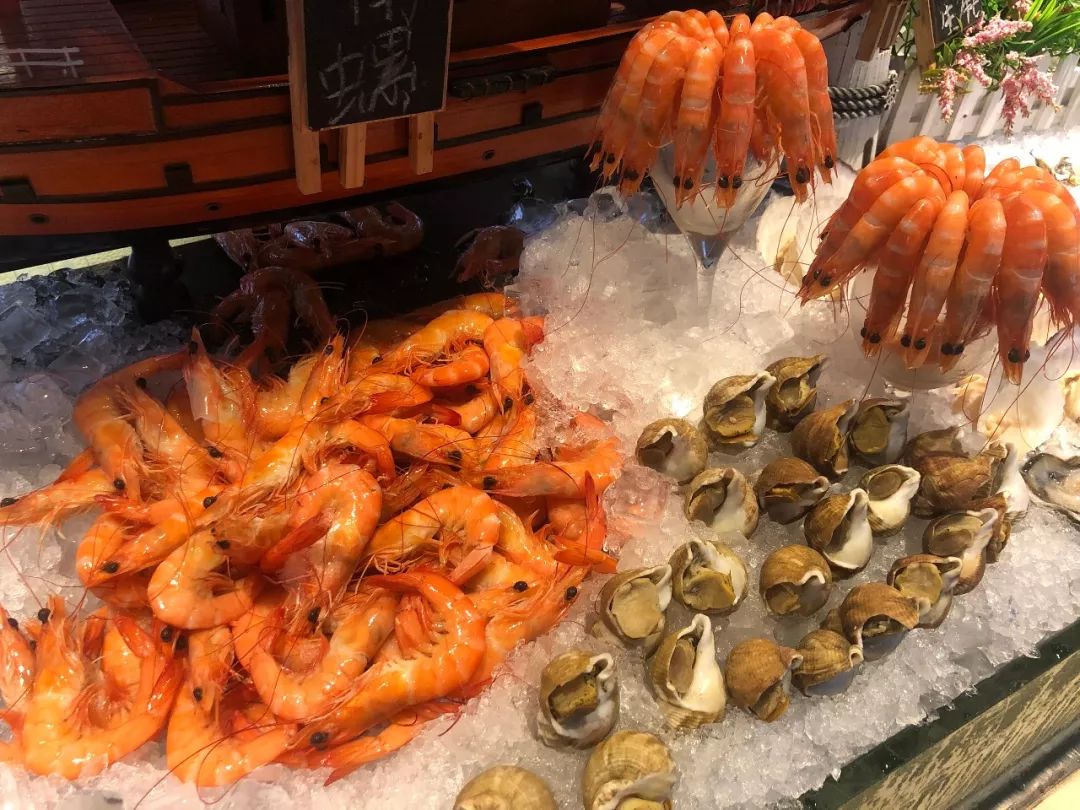 坪山区5星酒店里吃圣诞大餐！158元1大1小，圣诞火鸡、海鲜、烧烤