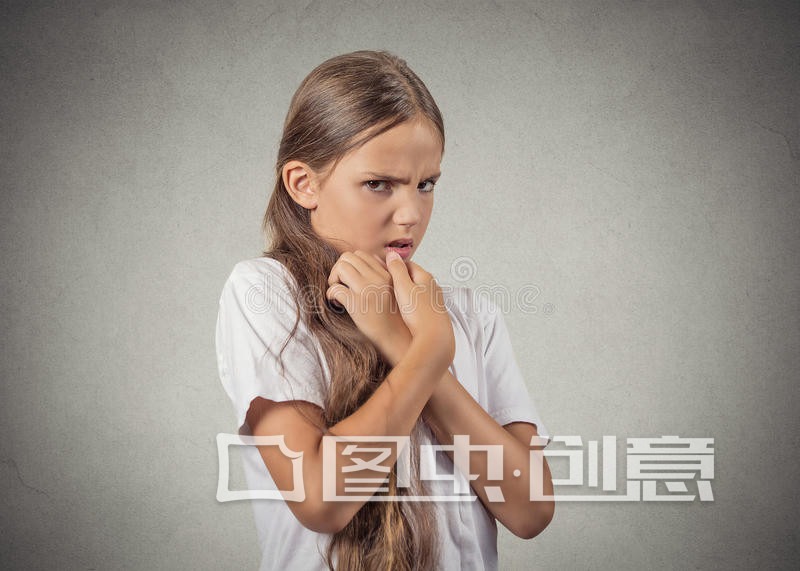 爱抠指甲是强迫症吗还是焦虑症,孩子抠指甲心理