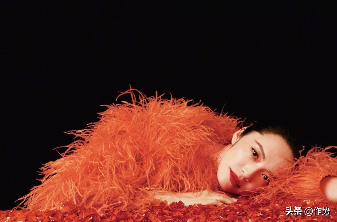 《都挺好》里，苏明玉示范了女白领到底应该怎么穿！