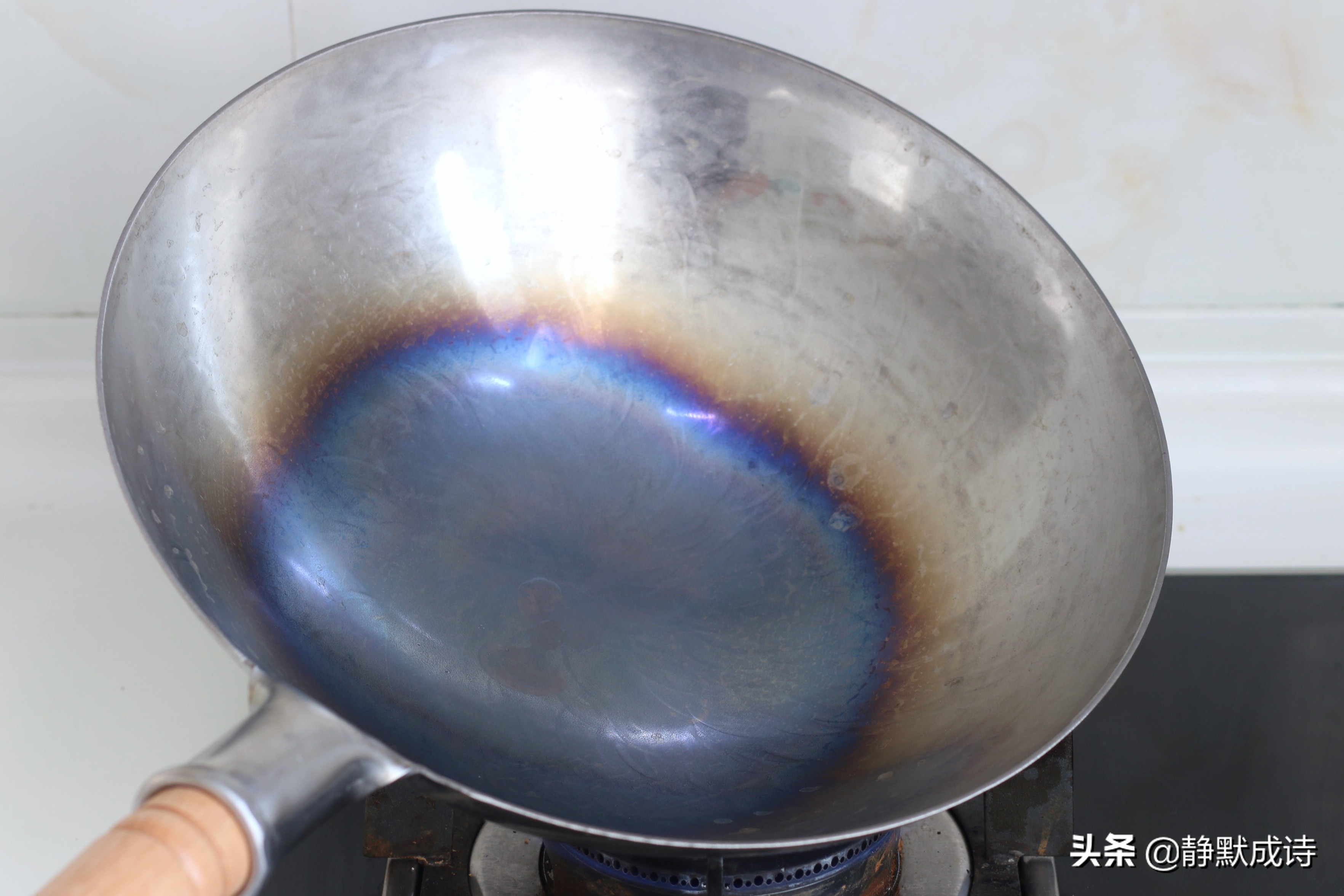 铁锅怎么开锅后直接用,铁锅怎么开锅不会生锈粘锅呢